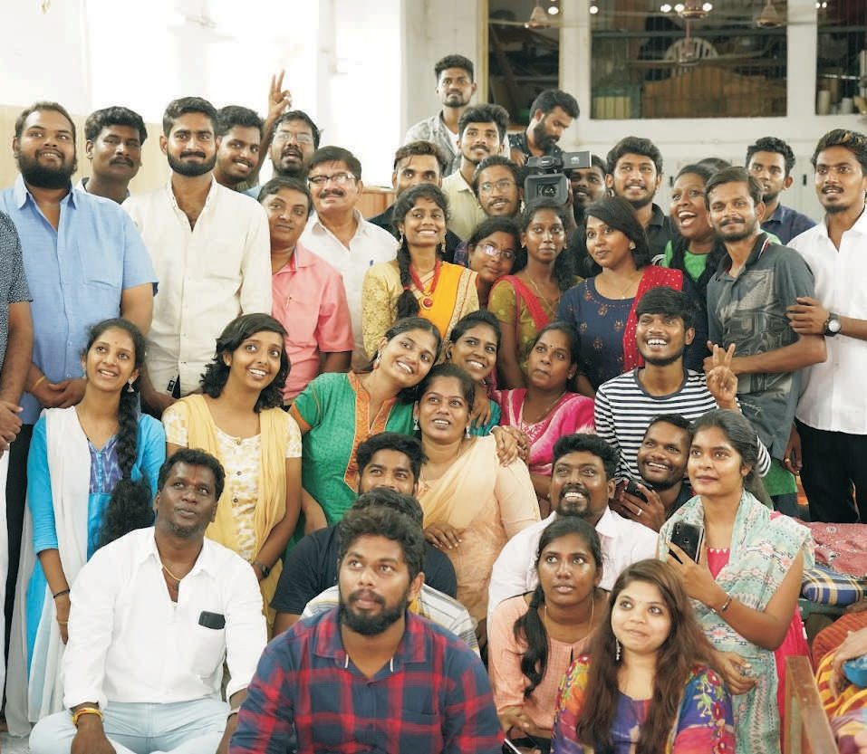 The Karunai Ullangal Trust team and volunteers together